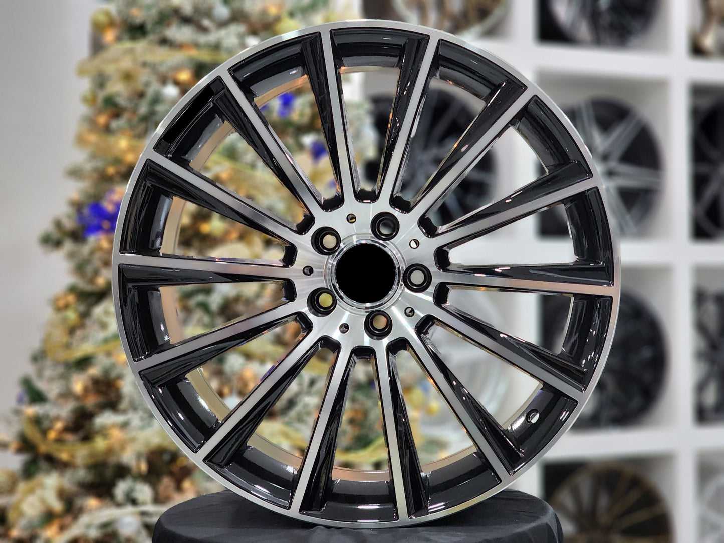 E813 Black Machined Face 20in Staggered Set 8.5 ET35 / 9.5 ET35 5.112 (4 Wheels)