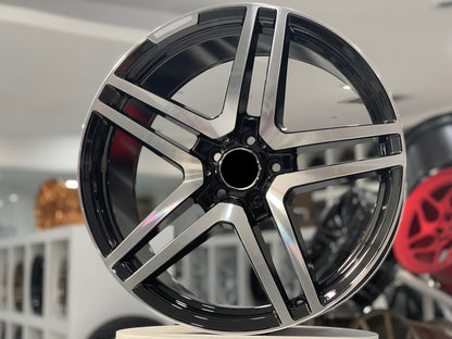 E815 Black Machined Face 20in Staggered Set 8.5 ET32 / 9.5 ET35 5.112 (4 Wheels)
