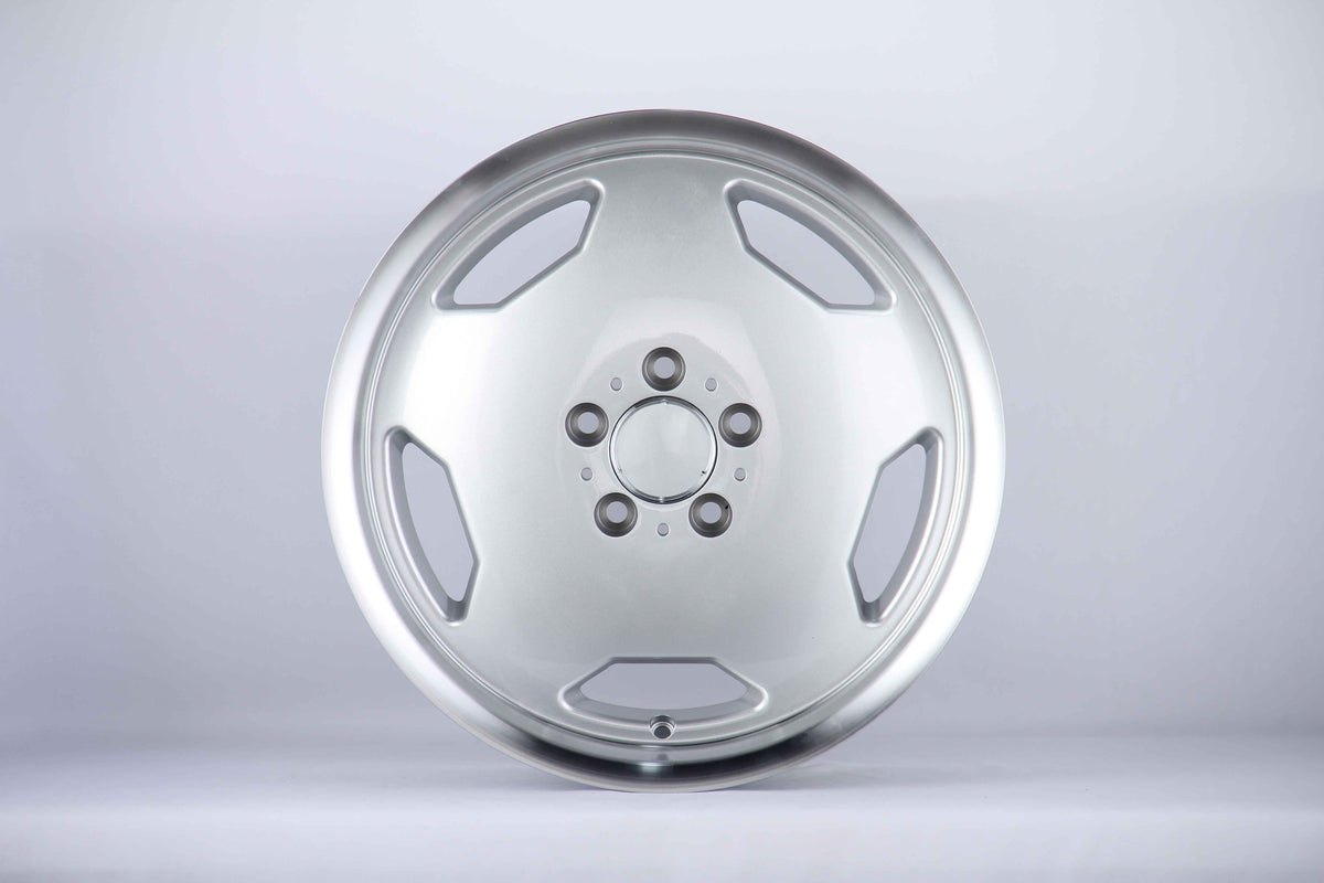 E823 Silver Machined Lip 17x8 ET25 / 17x9 ET30 5x112 — Staggered Set of 4