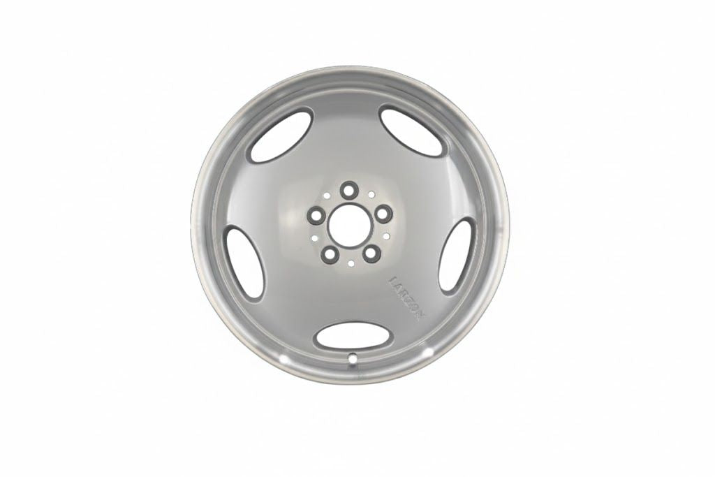 E825 Silver Machined Lip 18in Staggered Set 8.5 ET35 / 9.5 ET35 5.112 (4 Wheels)