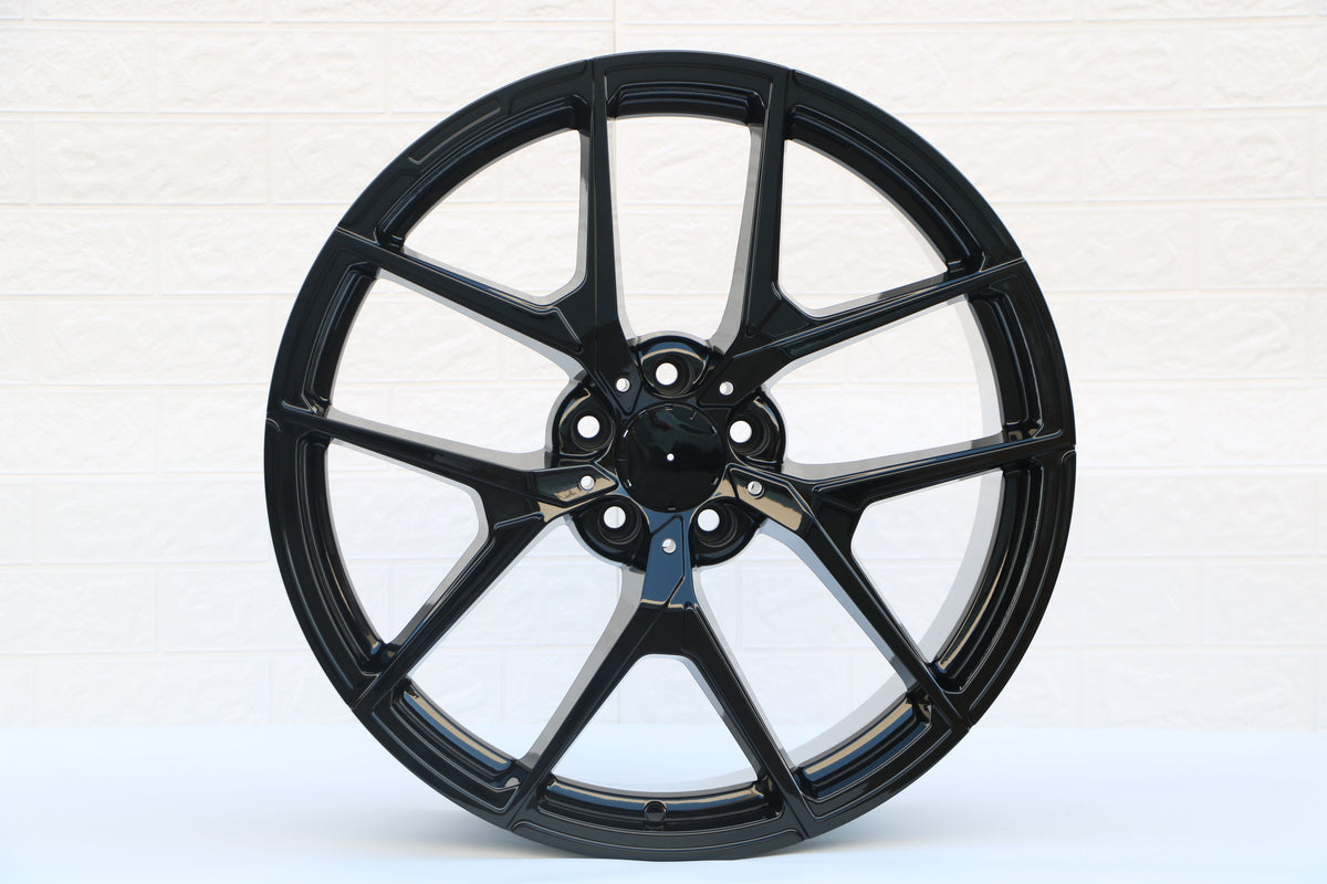 E838 Gloss Black 18x8.5 ET35 / 18x9.5 ET35 5x112 — Staggered Set of 4