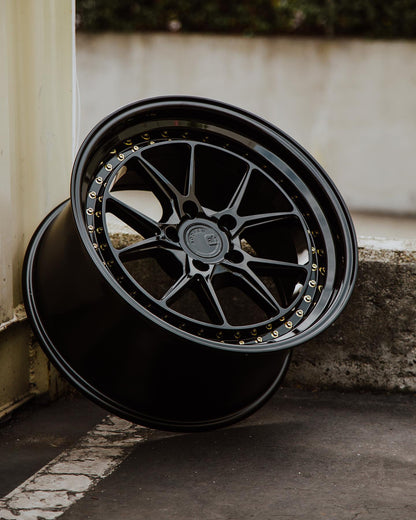 Aodhan DS08 Gloss Black W /Gold Rivets - 19x8.5 +35 / 19x9.5 +22 5x114.3 (Staggered Set of 4)