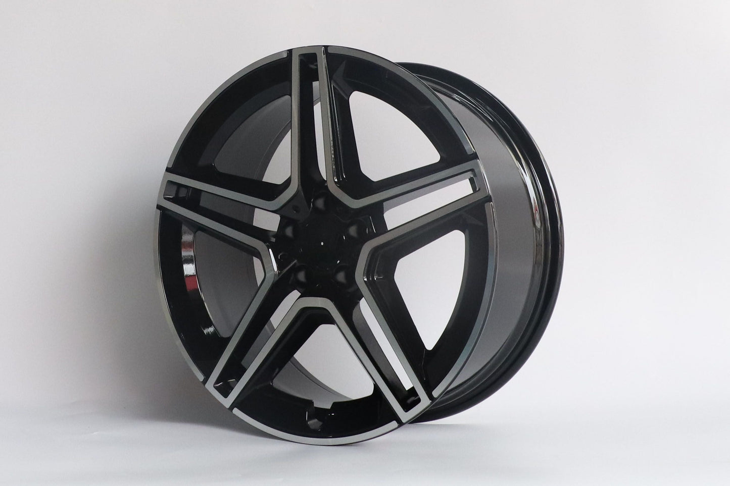 E847 Black Machined Face 17x7.5 ET36 5x112 – (Square Set of 4)