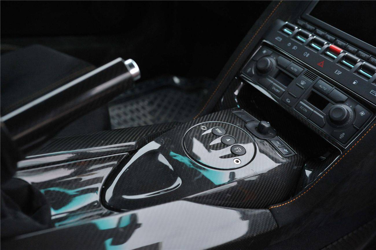 2004-2014 Lamborghini Gallardo OEM Style Carbon Fiber Center Console - Carbonado