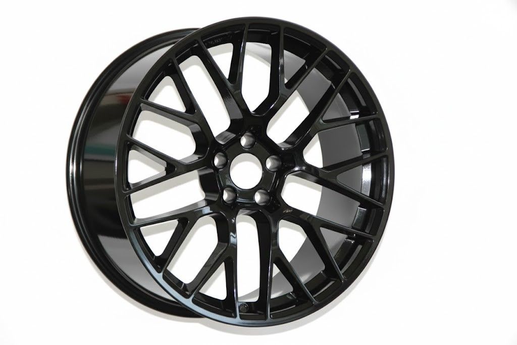 E854 Gloss Black 20x10.0 ET19 5.112 - Square Set (4 Wheels)