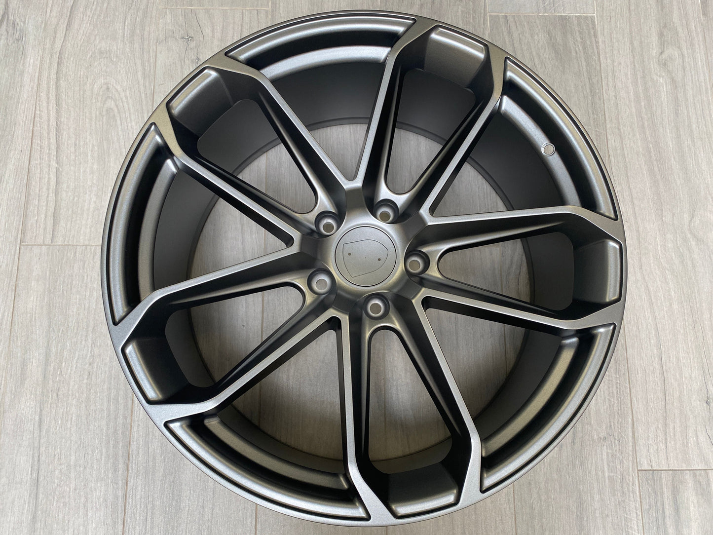 E861 Satin Gunmetal 22in Staggered Set 10.0 ET45 / 11.5 ET61 5.130 (4 Wheels)