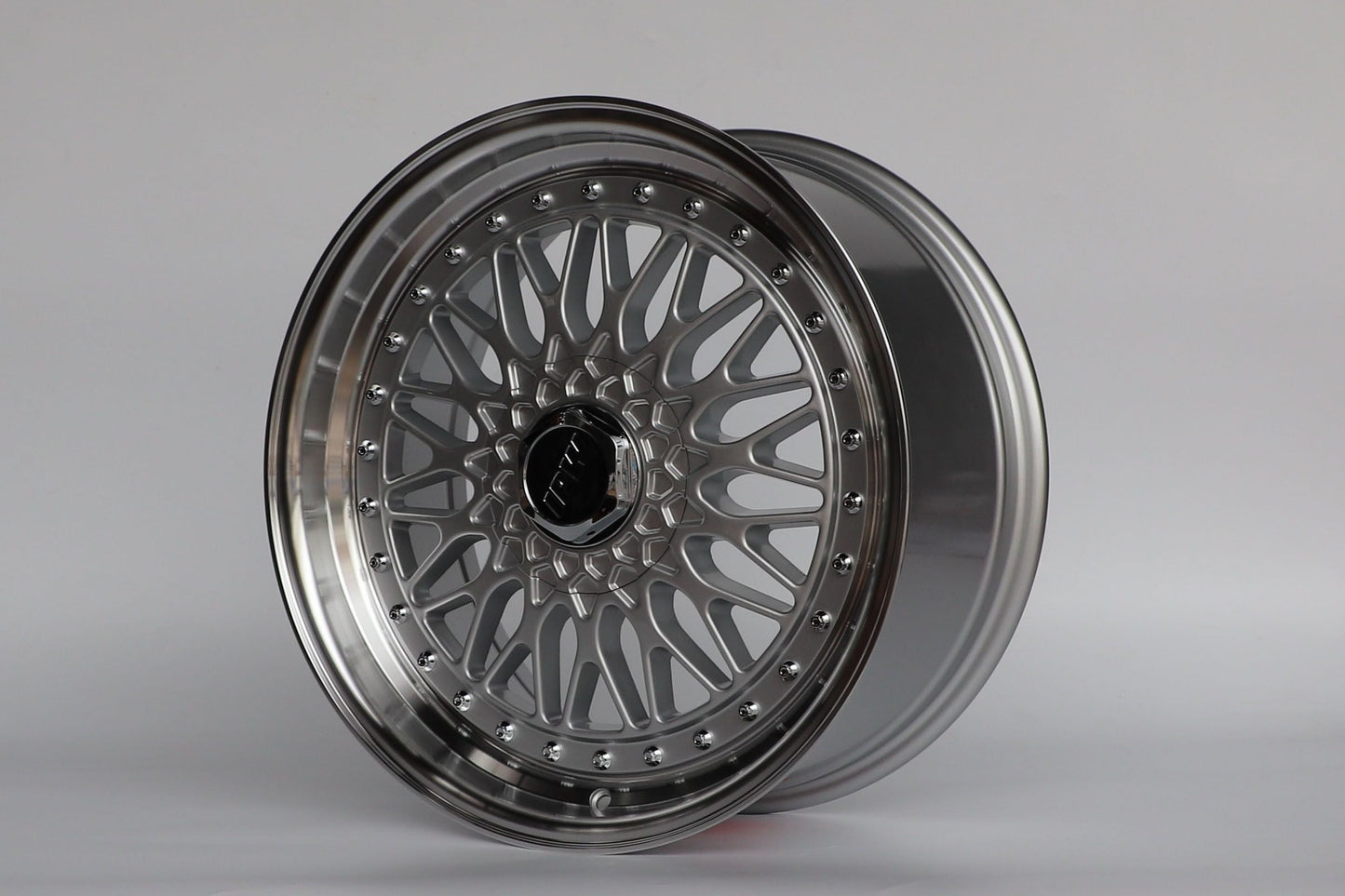 E881 Silver Machined Lip with Silver Rivet 16x7.5 ET35 4.100.114 - Square Set (4 Wheels)