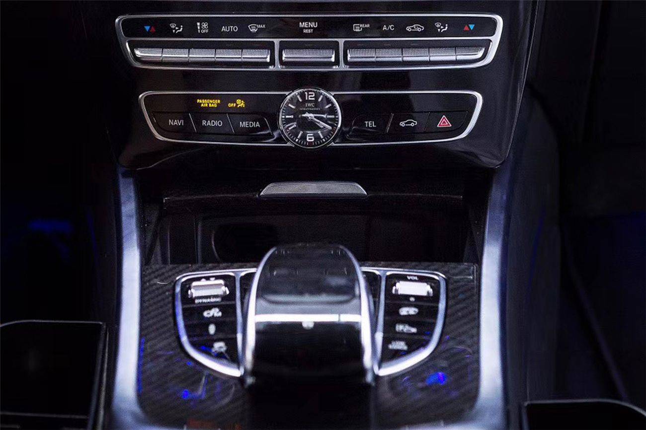 2019-2022 Mercedes Benz W464 G550 & G63AMG G-Class Dry Carbon Fiber Center Console Replacement - Carbonado