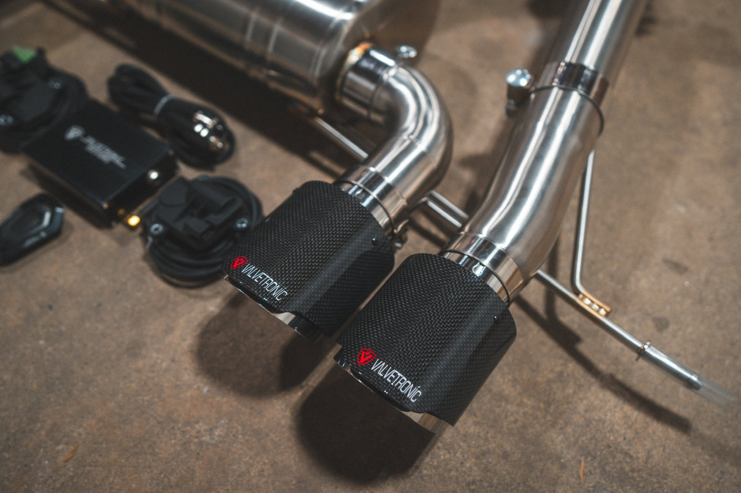 Valvetronic Design Valvetronic Designs 4.0 Inch Outlet Exhaust Tips (Exclusive)