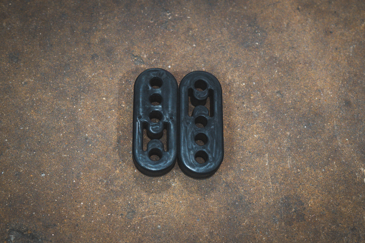 Valvetronic Design Replacement Adjustable Rubber Hangers (Pack of 2)