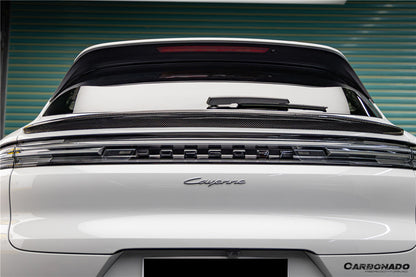 Carbonado 2018-2025 Porsche 9Y0 9YA Cayenne S    GTS    E-Hybrid TKT Style Carbon Fiber Trunk Spoiler