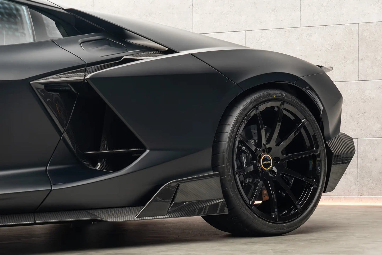2024-UP Lamborghini Revuelto MSY Style Autoclave Carbon Fiber Side Skirts
