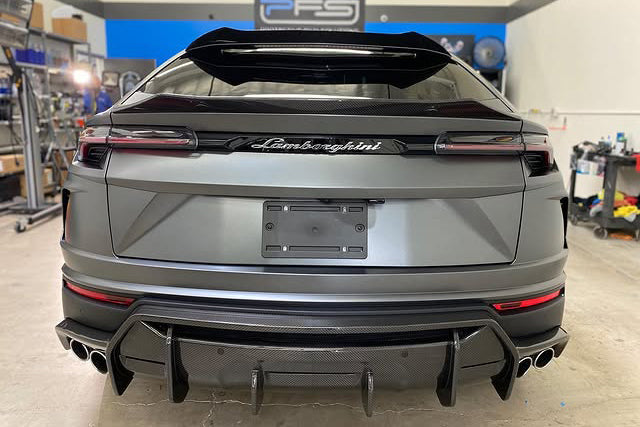 2018-2022 Lamborghini URUS VRS Style Carbon Fiber Rear Diffuser - Carbonado