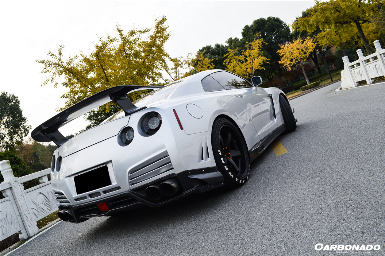 2008-2011 Nissan GTR R35 CBA & DBA VA Style Rear Bumper with Diffuser and LED Light