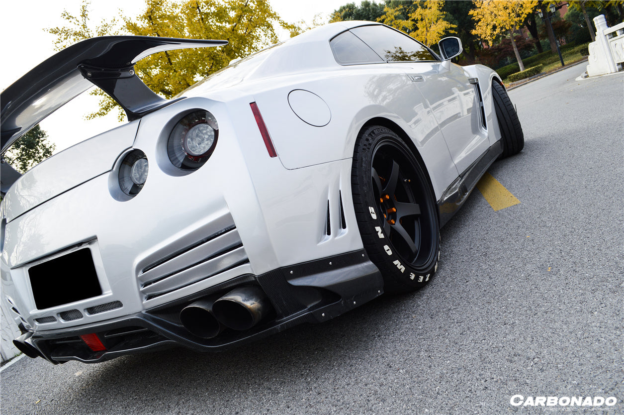 2008-2011 Nissan GTR R35 CBA & DBA VA Style Rear Bumper with Diffuser and LED Light