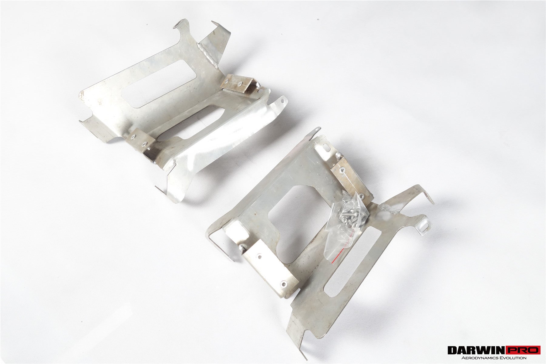 2004-2008 Lamborghini Gallardo IRON Style Metal Bracket (Using-on Facelift Tail-Lights) - DarwinPRO Aerodynamics