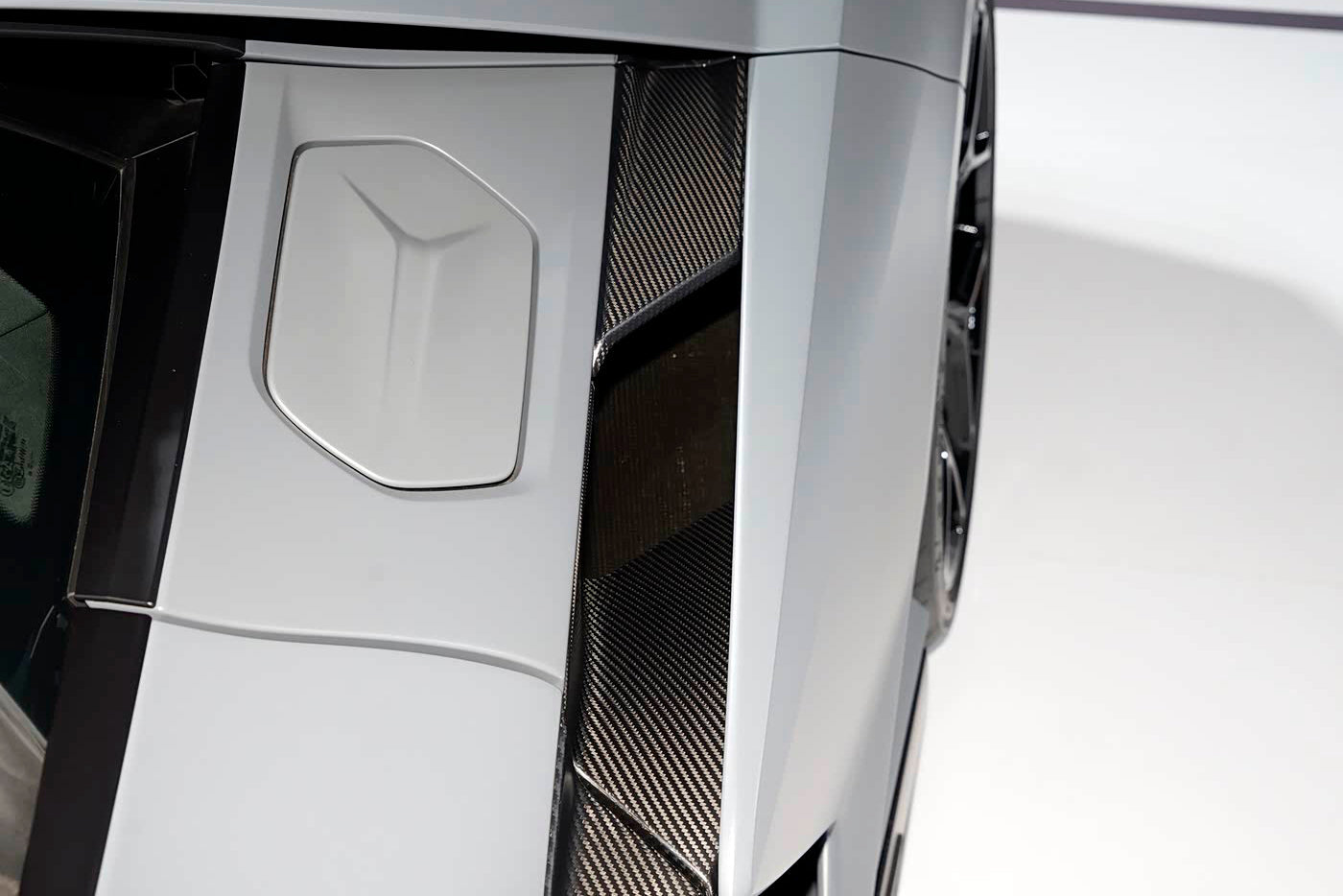 DarwinPRO 2023-UP Lamborghini Revuelto OE Style Autoclave Carbon Fiber Replacement Fuel Cap