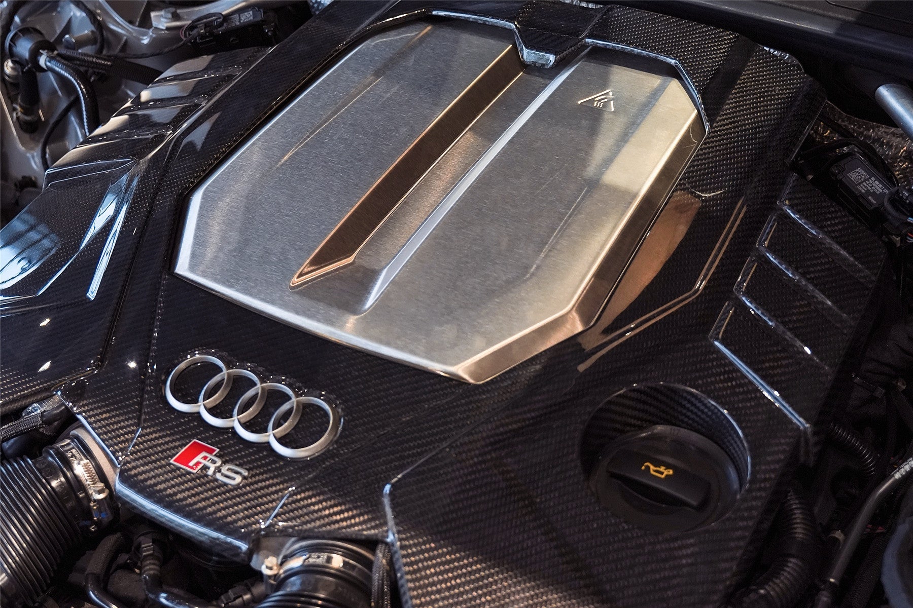 DarwinPRO 2019-2025 Audi RS6 Avant C8 & RS7 C8 Quattro OEM Style Dry Carbon Fiber Engine Cover Replacement - DarwinPRO Aerodynamics