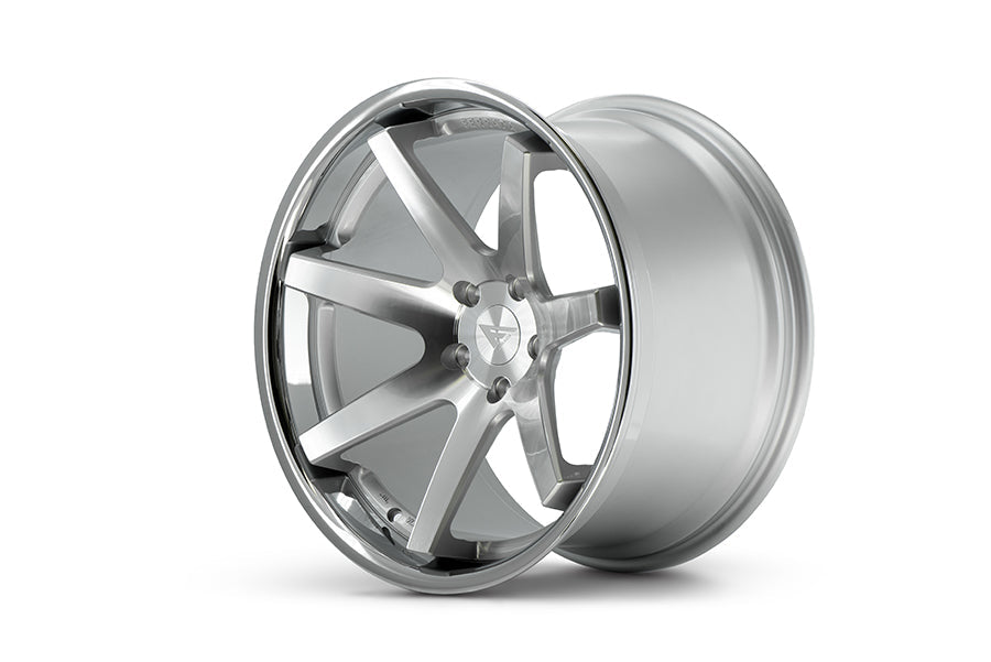 Ferrada FR1 Machine Silver / Chrome Lip wheel
