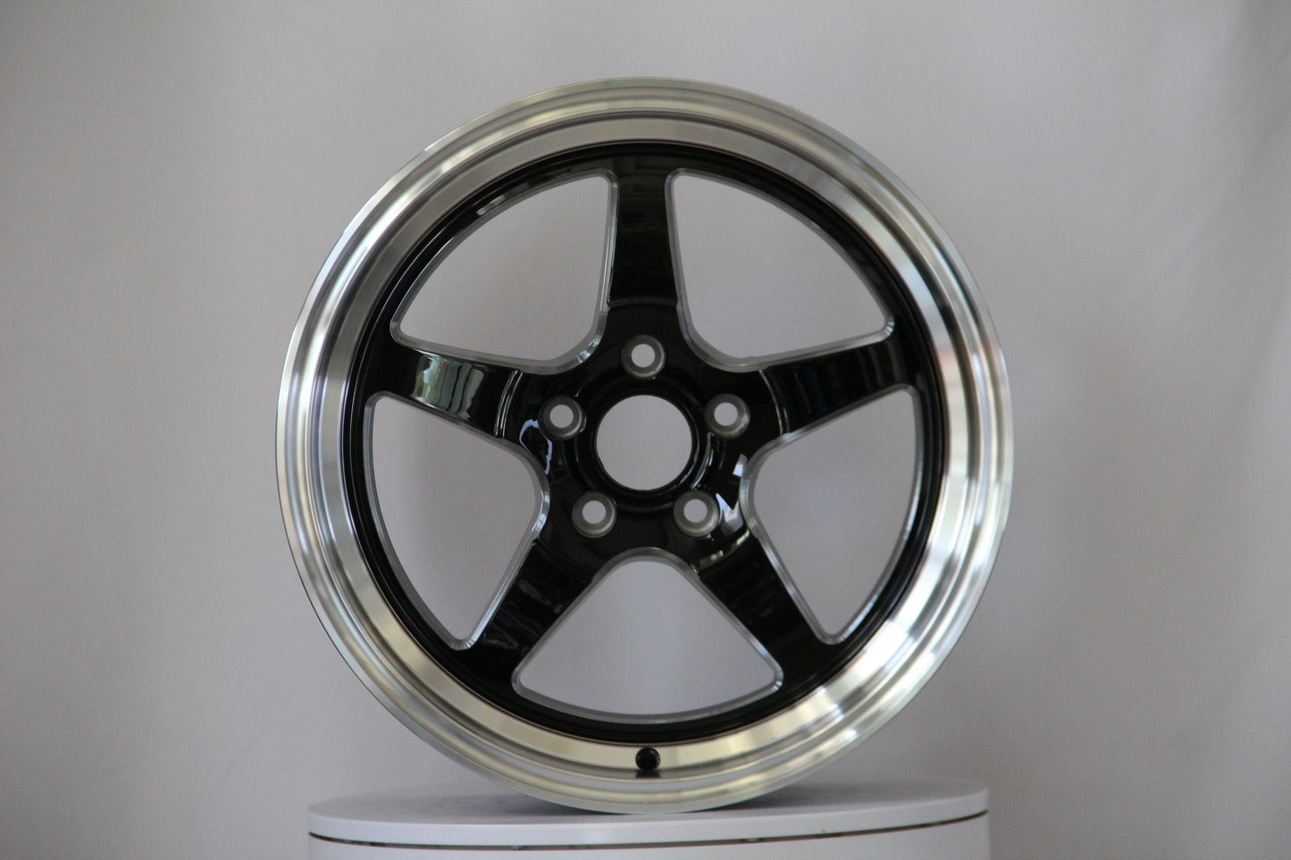 E101 Black Machined Lip 18x8.0 ET30 5x114.3 - Square Set (4 Wheels)