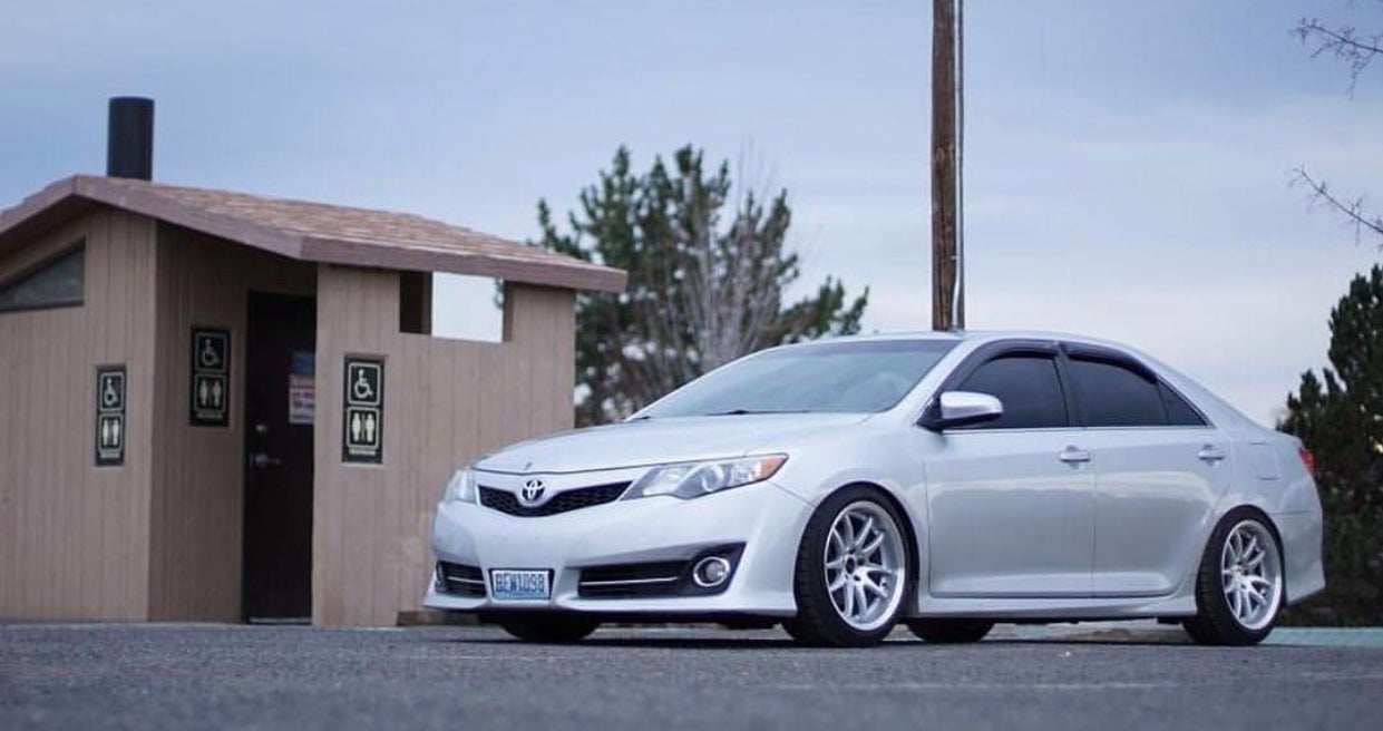Aodhan DS02 Silver w/Machined Face - 18x8.5 +35 / 18x10.5 +22 5x114.3 (Staggered Set of 4)