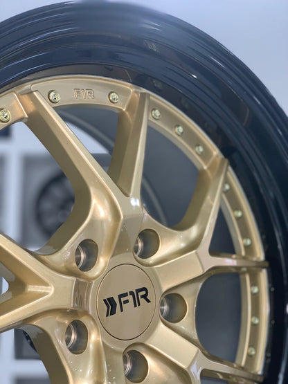 F1R F105 19" 19x9.5 ET22 / 19x10.5 ET22 Gold/Black Lip 5x114 – ( Staggered Set of 4 )