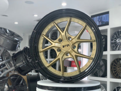 F1R F105 19" 19x8.5 ET35 / 19x9.5 ET22 Gold/Black Lip 5x114 – ( Staggered Set of 4 )