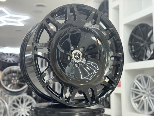 MB52 22x9 / 22x10.5 Gloss Black 5x112