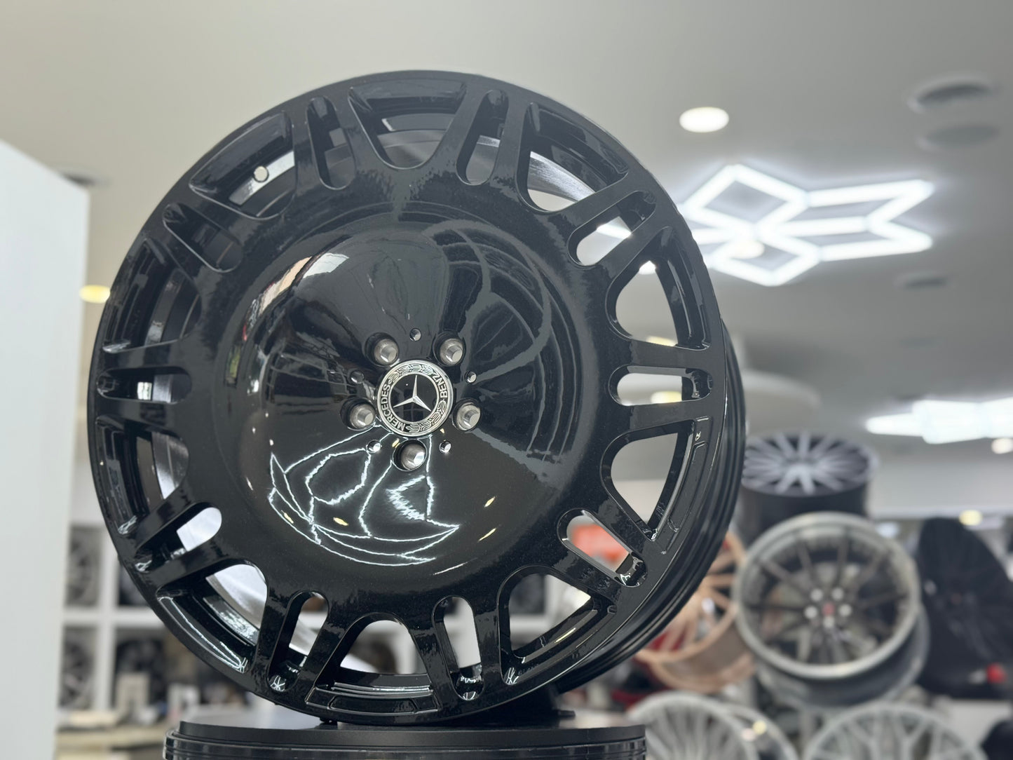 MB52 22x9 / 22x10.5 Gloss Black 5x112