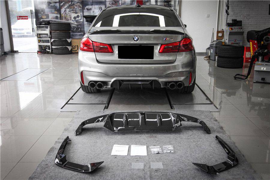 2018-2023 BMW F90 M5 D3 Style Carbon Fiber Rear Lip w/ Caps - Carbonado Aero