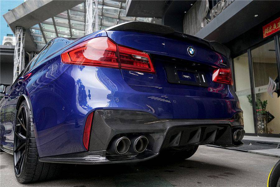 2018-2023 BMW F90 M5 D3 Style Carbon Fiber Rear Lip w/ Caps - Carbonado Aero