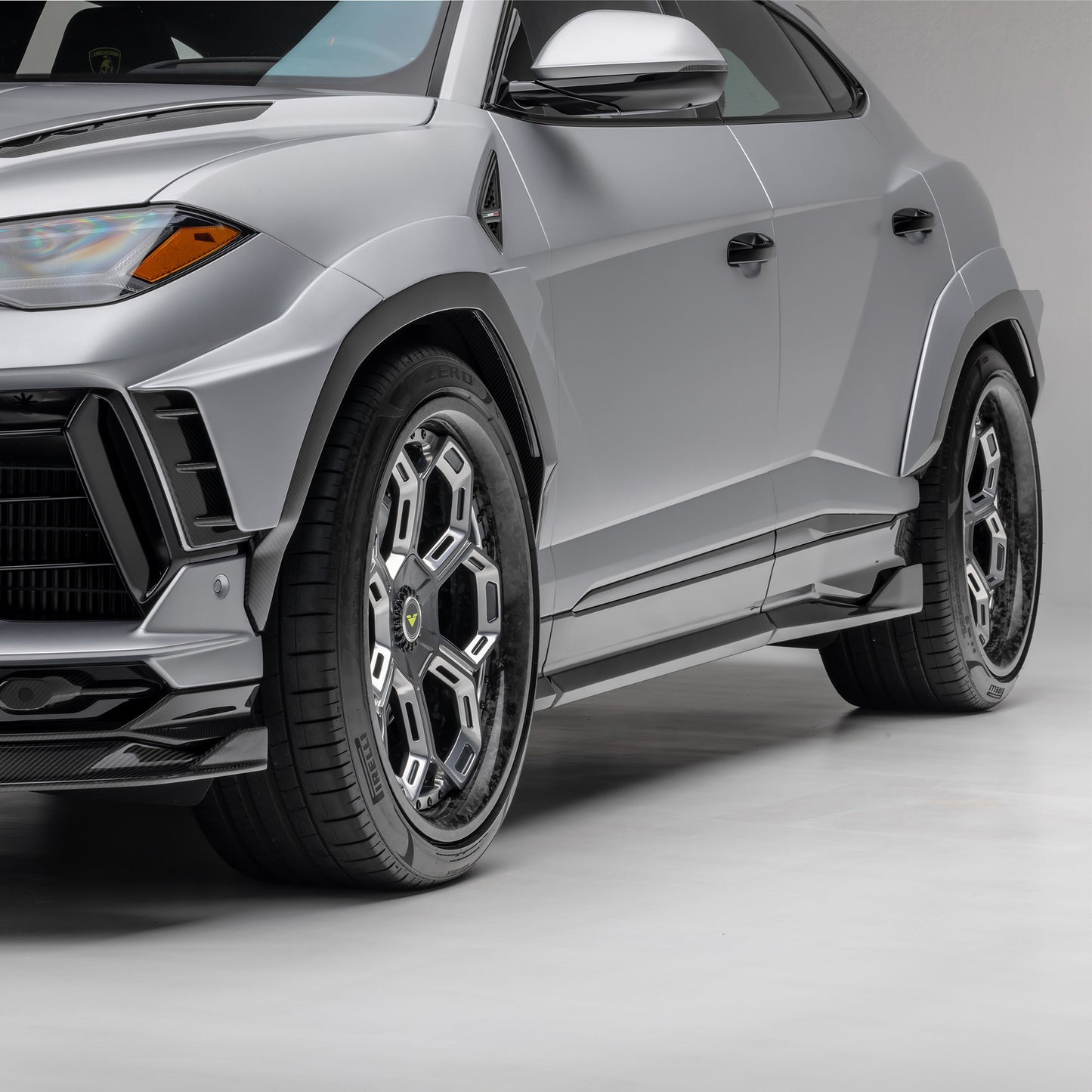 Lamborghini Urus Performante Edizione Aero Fender Flares (Not Compatible if Canards 2027LOV are selected)