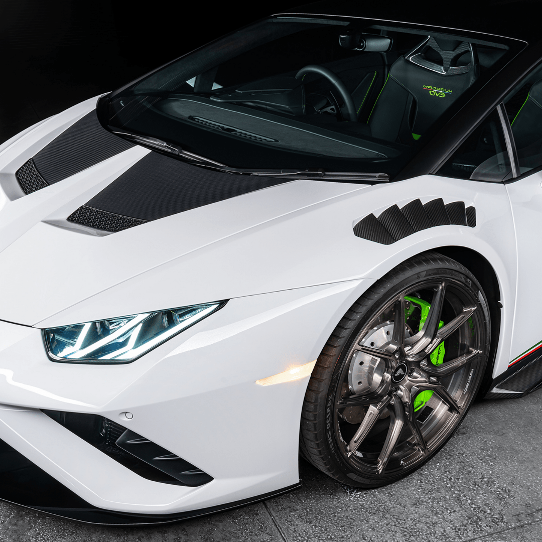 Lamborghini Huracan Novara Edizione Aero Front Fenders w/Integrated Vents and Splash Shields (2x2 Gloss Carbon)