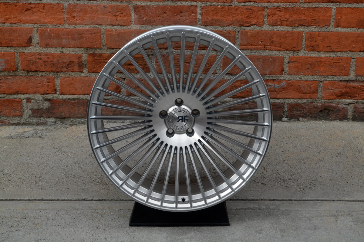 22" Road Force RF35 Silver Machine Face 5x114.3 ( Staggered Setup )