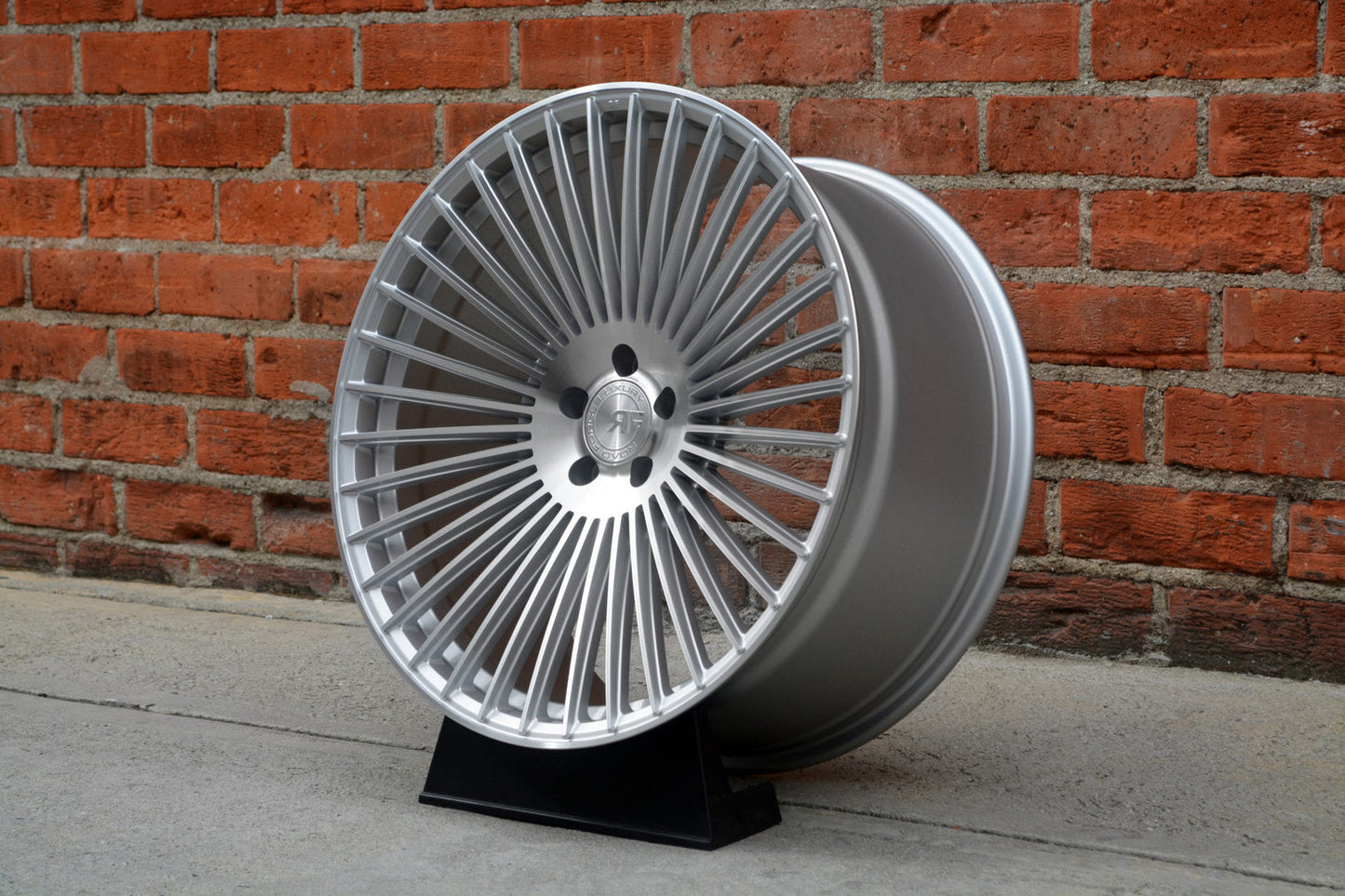 22" Road Force RF35 Silver Machine Face 5x114.3 ( Staggered Setup )