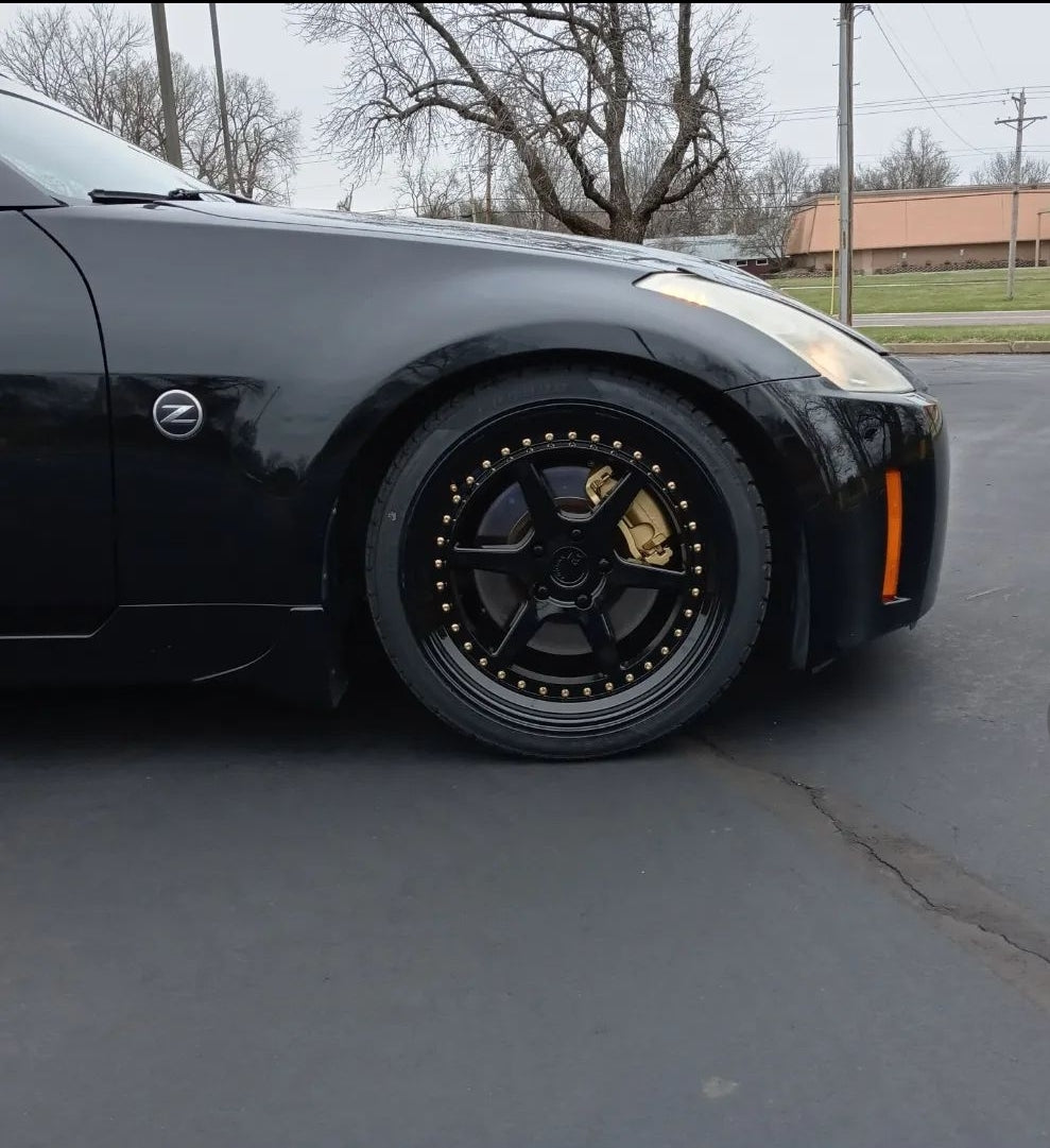 18" Aodhan DS09 Gloss Black W /Gold Rivets 5x114.3 ( Staggered Setup )