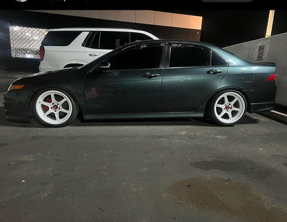 Aodhan AH08 Gloss White - 18x9.5 +35 5x100 (Square Set of 4)