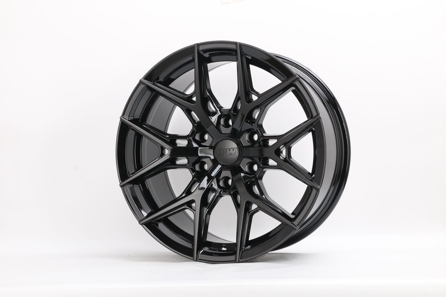 E1509 Gloss Black 18x9 ET15 6.139 – (Square Set of 4)