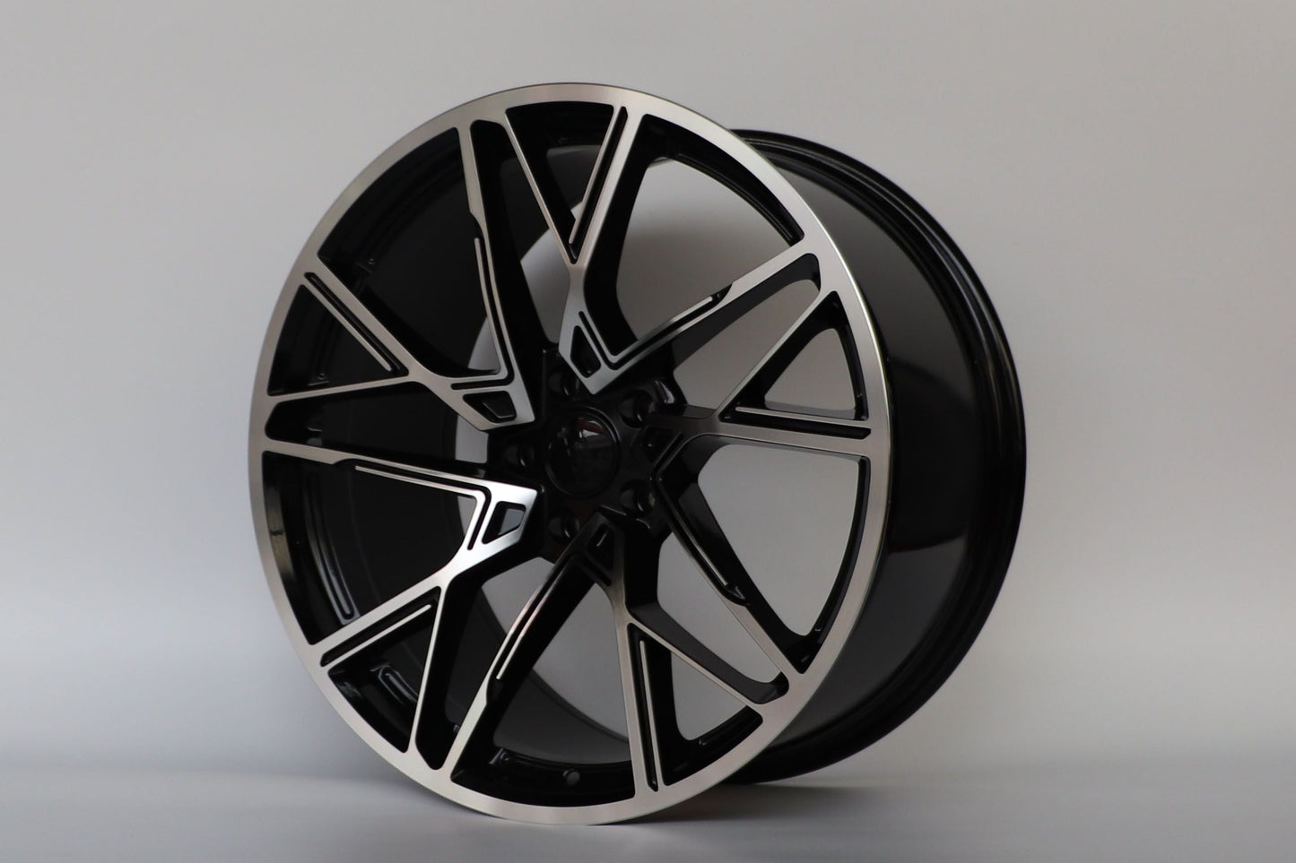 E1507 Black Machined Face 20x10 ET40 5.114 – (Square Set of 4)