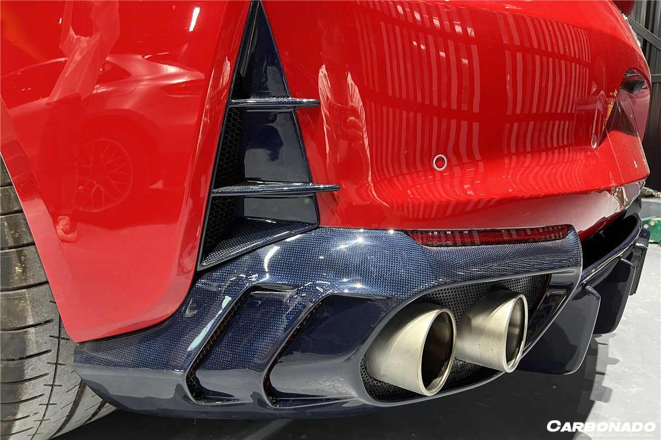 2018-UP Ferrari 812 Superfast MSY Style Rear Diffuser w/ Light - Carbonado