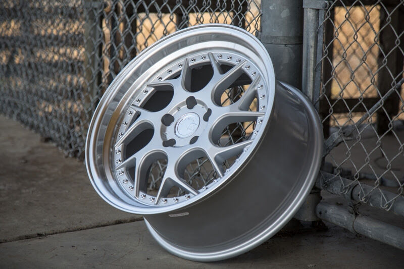 18" Aodhan DS01 Silver Machined Lip w/ Chrome Rivets 5x114.3 ( Staggered Setup ) ( Set of 4 )