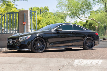 Installation example: Mercedes-Benz S550 Coupe-22″-Tulum-Gloss Black. Wheel size and vehicle setup may differ from this set.