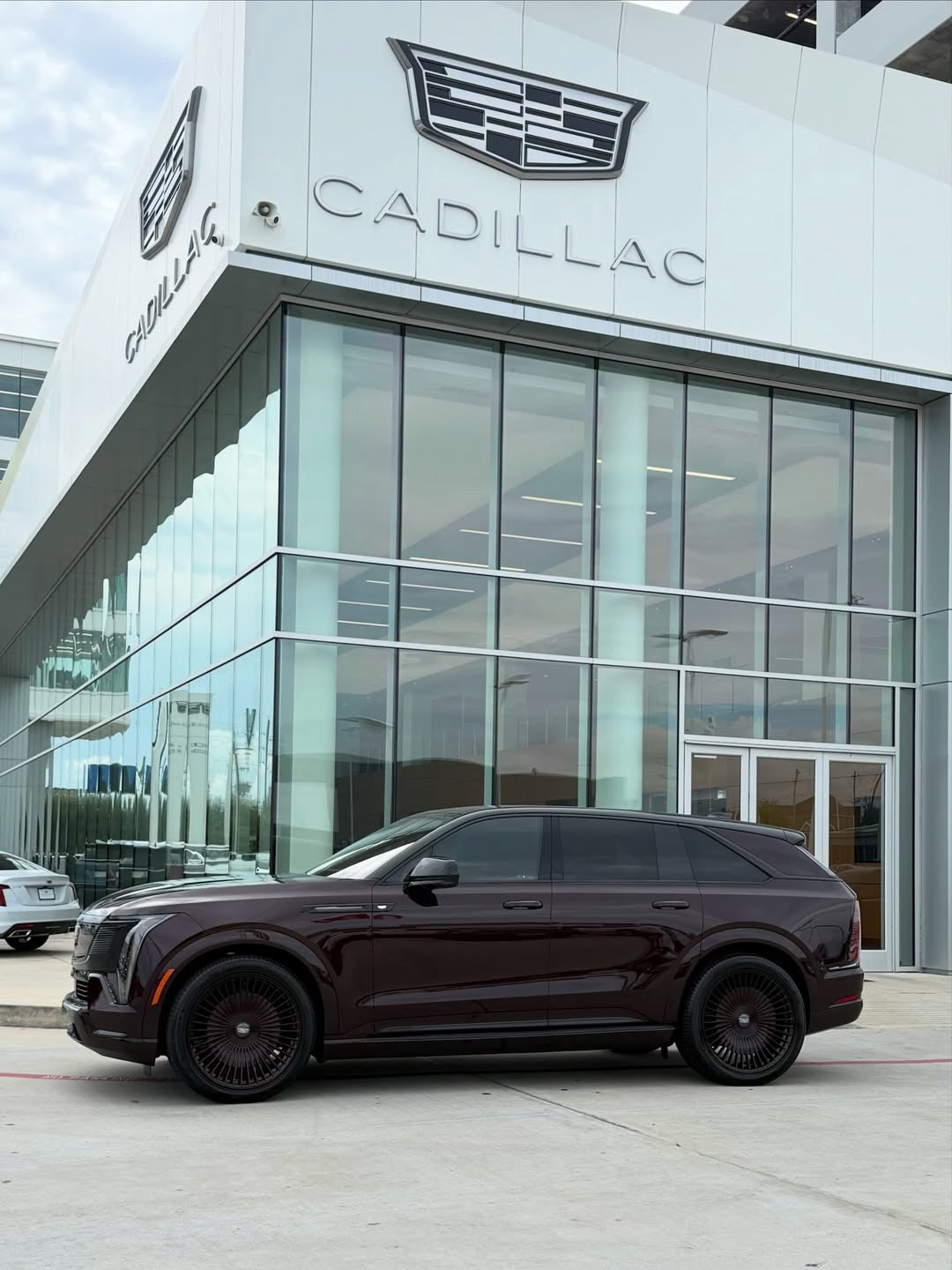 Cadillac Escalade-26″-Kessab-Gloss Black – Koko Kuture KESSAB wheels on vehicle
