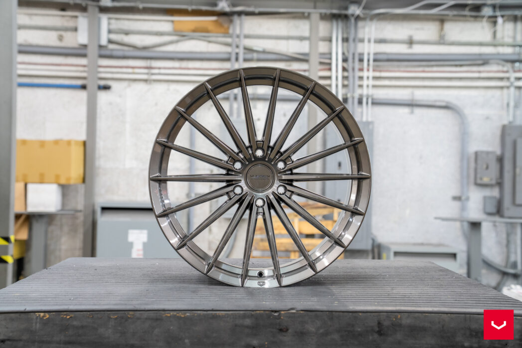 Vossen HFX4 Gloss Gunmetal wheel — complete wheel view