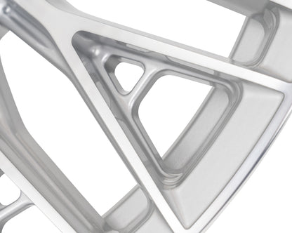 Vossen HFX6 eight-lug Silver Polished detail
