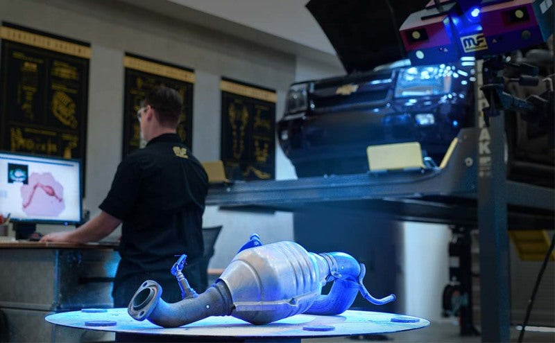 MagnaFlow Direct Fit Catalytic Converter Camaro 98-02 5.7L D/S